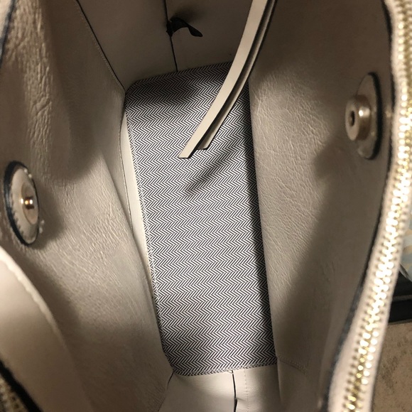 NWT Isabelle Vegan Cream Black Pencil Edge Purse - Picture 6 of 6